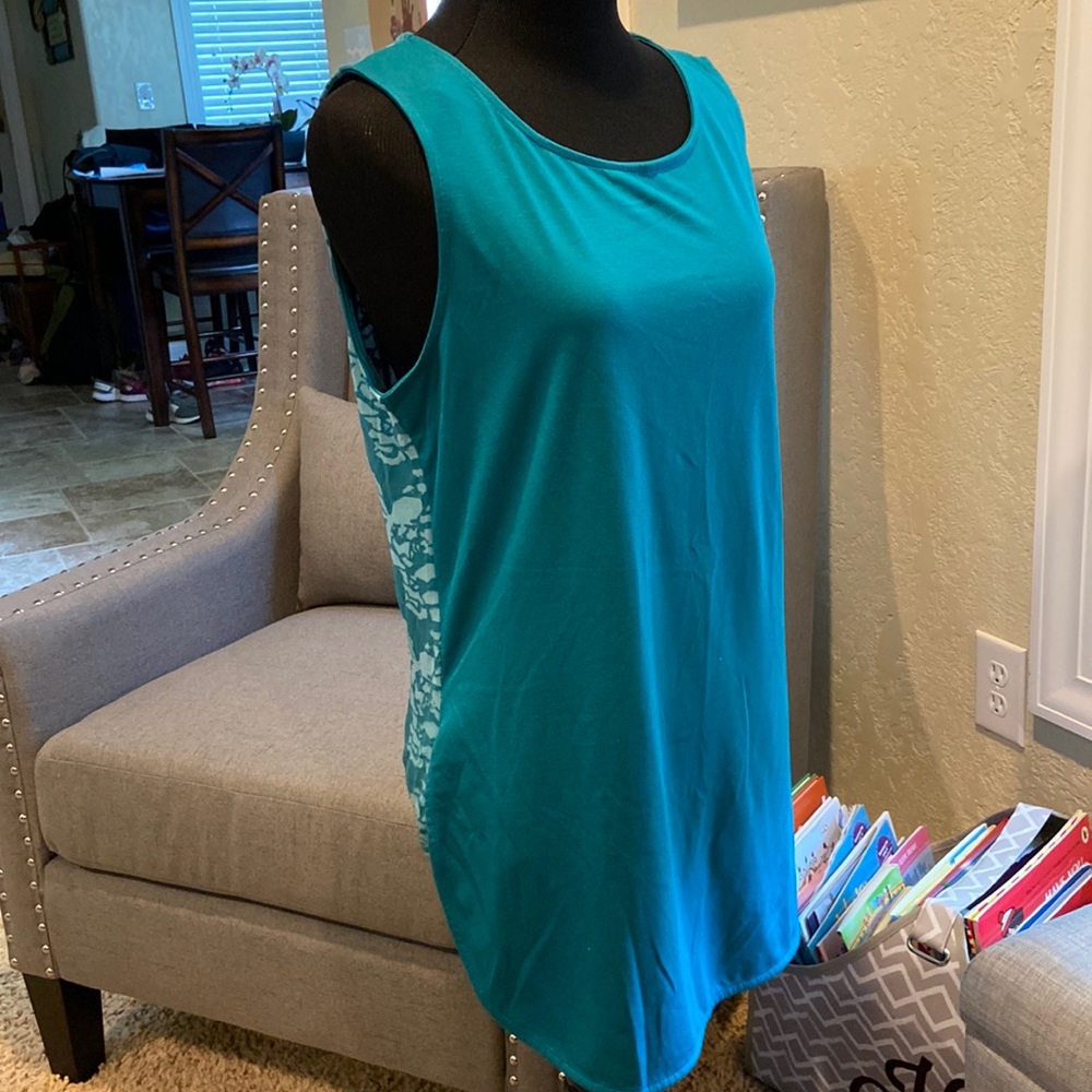Woman’s teal workout tank. NWT